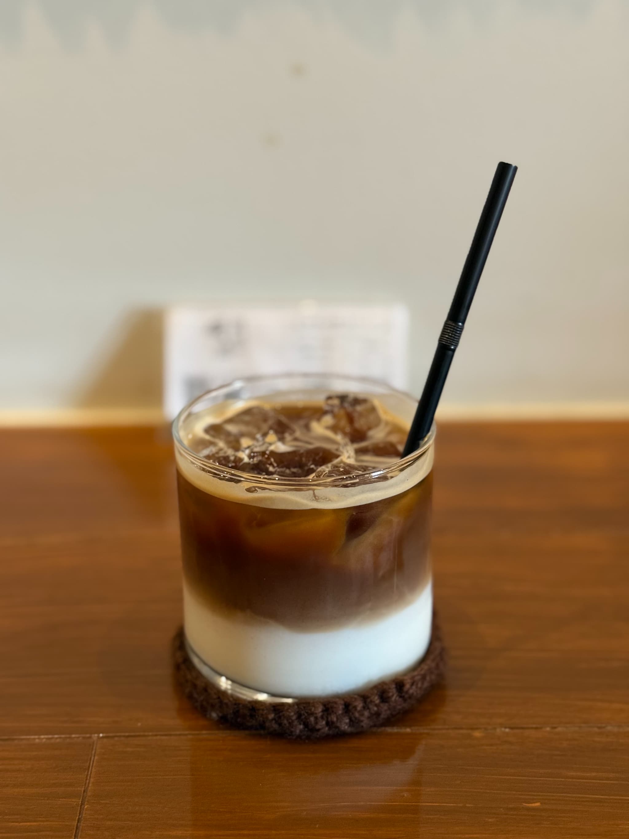 お気に入りのカフェで飲むカフェラテ